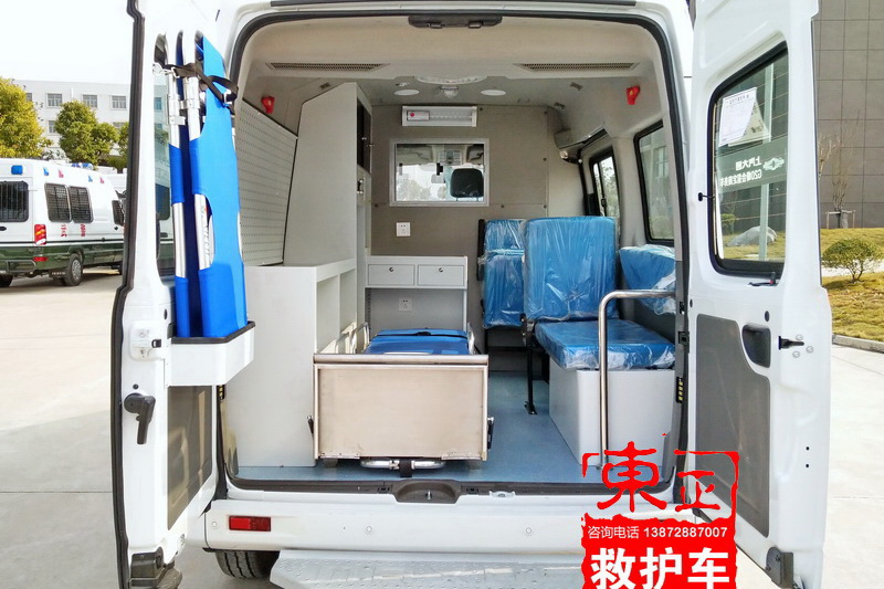 新全順短軸平頂救護(hù)車V362汽油版運(yùn)輸型內(nèi)飾圖 