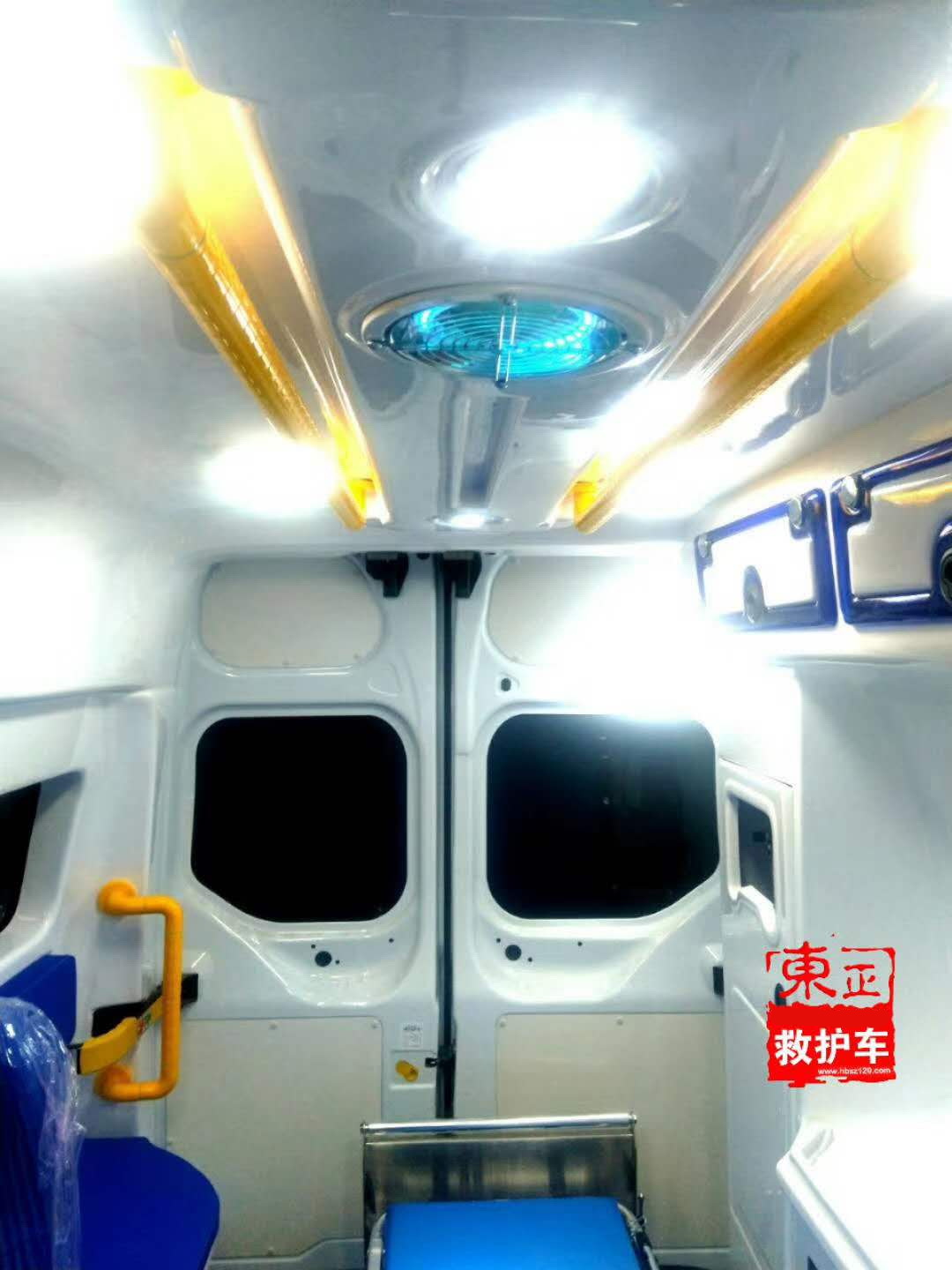 新全順v362一體化吸塑內(nèi)飾